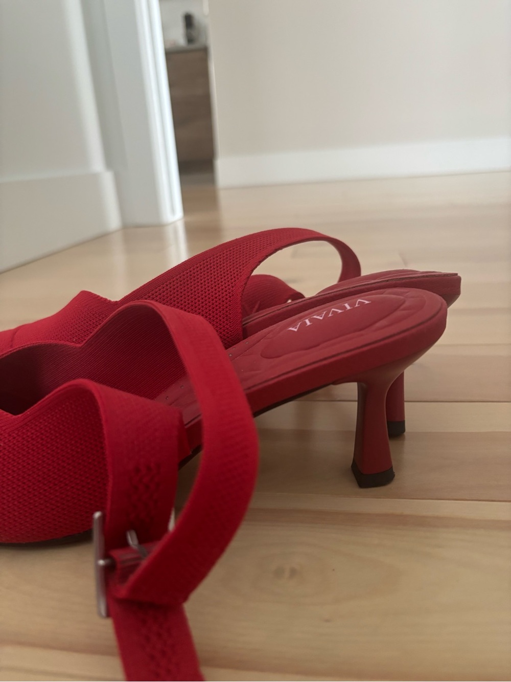 VIVAIA Red Pointed Slingback Kitten Heels - Picture 2 of 5